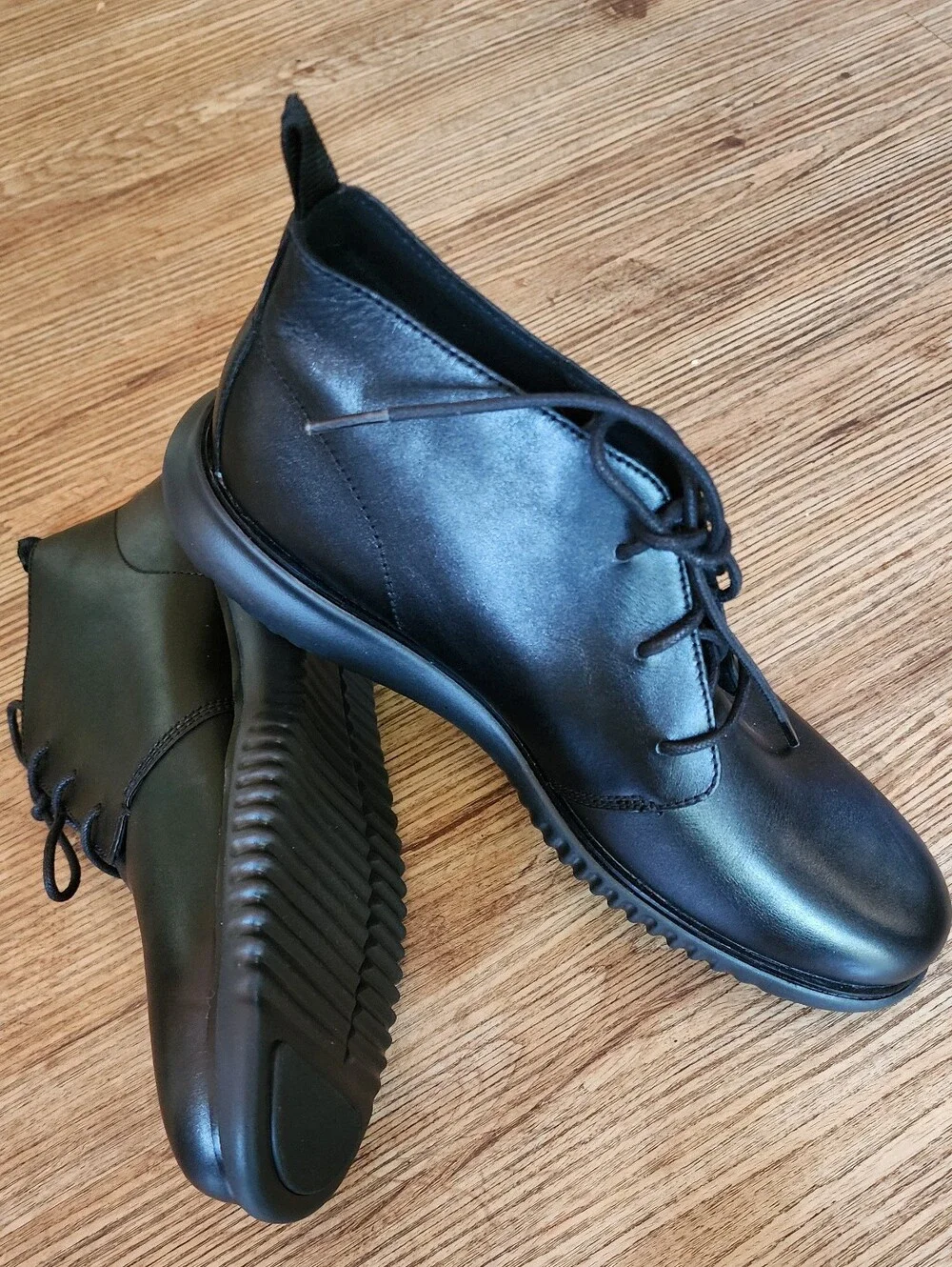 Size 10.5 Cole Haan Men's ZerograndBlack Leather Chukka Boots - Classic Lace-Up